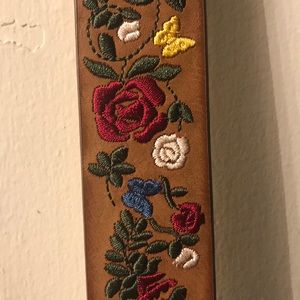 Embroidered Floral Design Belt